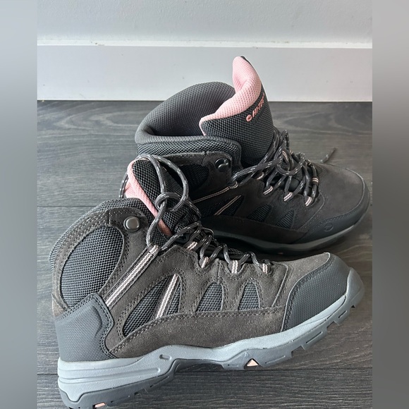 Hi-Tec women hiking/walking shoes size 6.5M - Picture 2 of 7